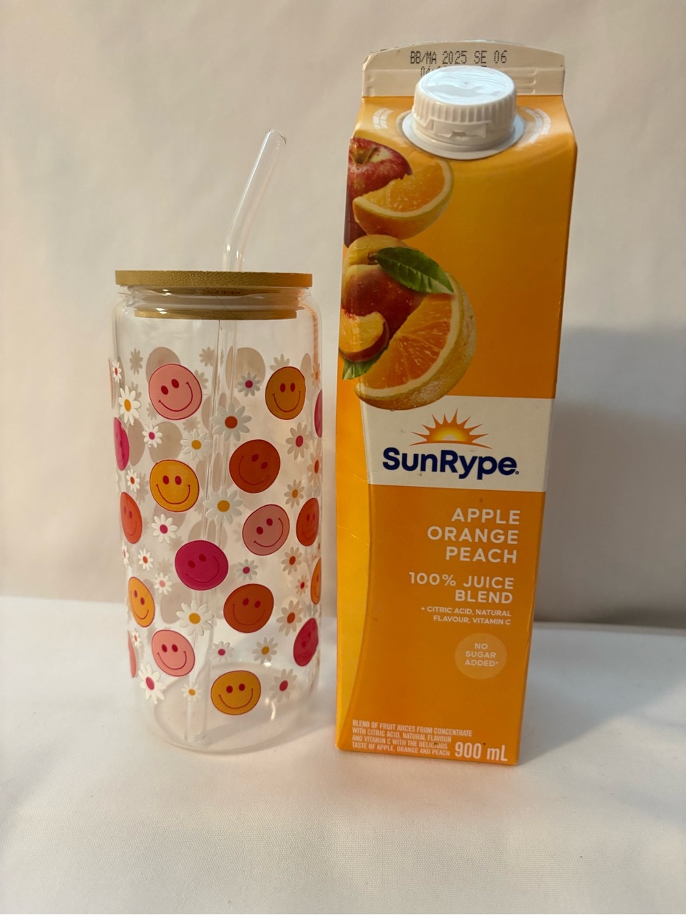 Happy Face 16 ounce Tumblr with bamboo lid and glass straw